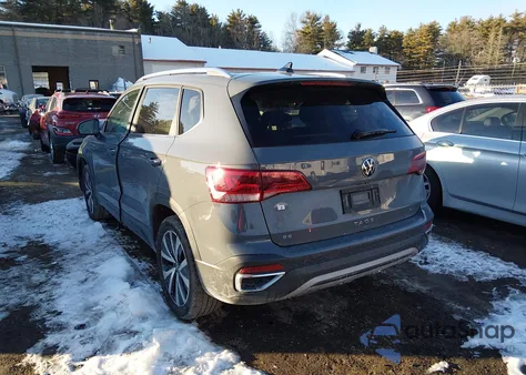 2022 Volkswagen Taos 1.5T Se z USA, uszkodzony, nr VIN 3VVYX7B23NM053626